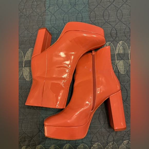 Madden girl salmon platform booties! - Picture 2 of 6